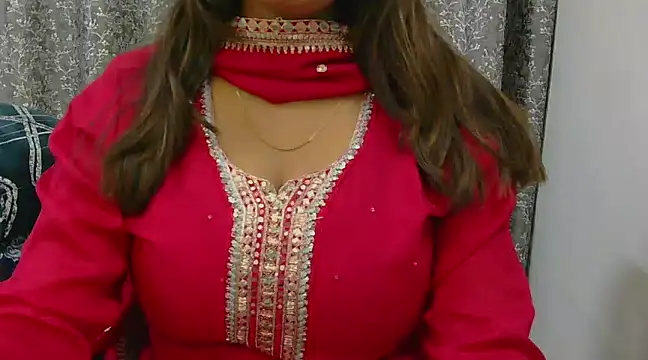 Snapshot of chavi_12 chatting on February 19, 2025, 2:33 pm chavi 12 online show from February 19, 2025, 2:33 pm