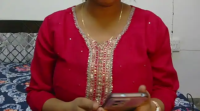 Snapshot of chavi_12 chatting on March 15, 2025, 5:04 pm chavi 12 online show from March 15, 2025, 5:04 pm