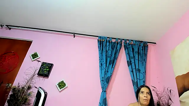 Snapshot of miss--flora chatting on November 20, 2025, 1:45 pm miss--flora online show from November 20, 2025, 1:45 pm