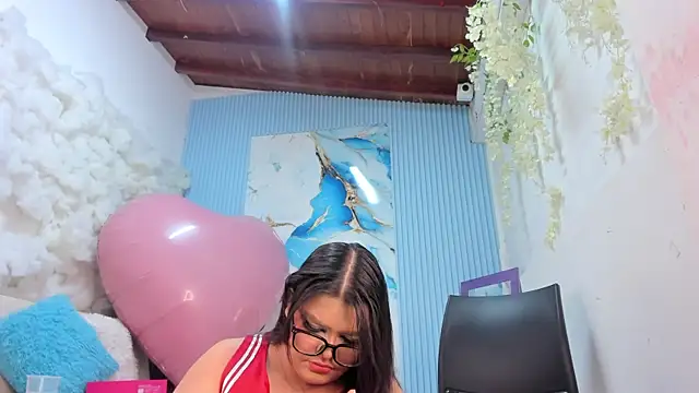 Snapshot of Danniela18_ chatting on May 15, 2026, 12:25 pm Danniela18 online show from May 15, 2026, 12:25 pm