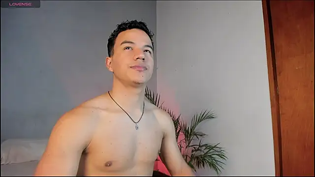 Snapshot of lucas_wellx chatting on February 2, 2026, 4:33 am lucas wellx online show from February 2, 2026, 4:33 am