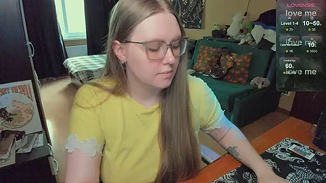 Snapshot of Alice_Dreamgirl_ chatting on May 11, 2026, 2:45 pm Alice Dreamgirl online show from May 11, 2026, 2:45 pm