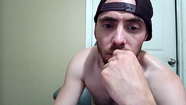 Snapshot of Huntzg23 chatting on May 14, 2026, 8:33 am Huntzg23 online show from May 14, 2026, 8:33 am