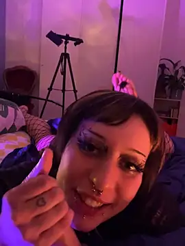 Snapshot of littlewitchxoxo chatting on February 22, 2025, 10:09 pm littlewitchxoxo online show from February 22, 2025, 10:09 pm