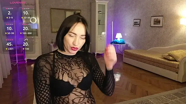 AnneHaddaway online show from November 8, 2025, 7:39 pm