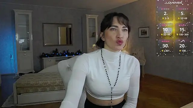 AnneHaddaway online show from December 26, 2024, 9:04 pm