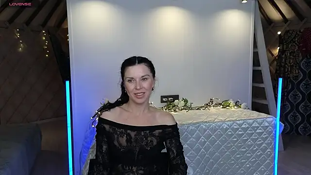 Snapshot of LinaJoy chatting on June 1, 2026, 9:14 pm LinaJoy online show from June 1, 2026, 9:14 pm