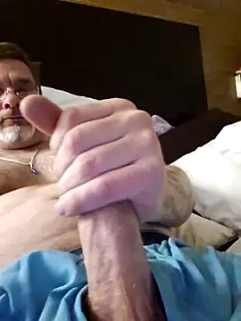 Snapshot of tileguyyy chatting on April 6, 2026, 6:47 am tileguyyy online show from April 6, 2026, 6:47 am
