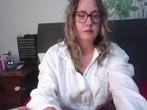 bustyblissxx online show from January 9, 2025, 12:19 pm