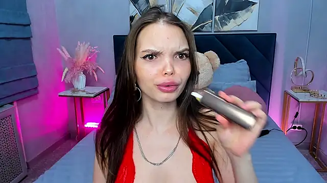 Curvy Dynamite  online show from January 14, 2026, 1:20 am