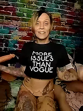 Snapshot of MommyMisfit chatting on September 16, 2025, 2:56 am MommyMisfit online show from September 16, 2025, 2:56 am