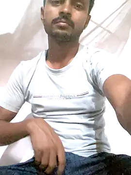 Snapshot of Suraj223kumar chatting on May 19, 2026, 10:33 am Suraj223kumar online show from May 19, 2026, 10:33 am