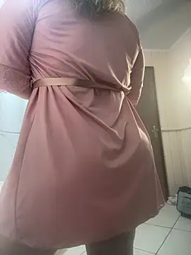 Snapshot of pAuLa_- chatting on February 18, 2025, 7:09 pm pAuLa - online show from February 18, 2025, 7:09 pm