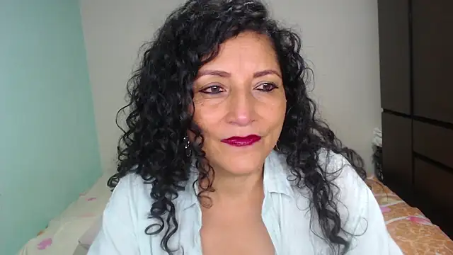 Snapshot of arianna_ros3 chatting on January 7, 2026, 2:27 am arianna ros3 online show from January 7, 2026, 2:27 am