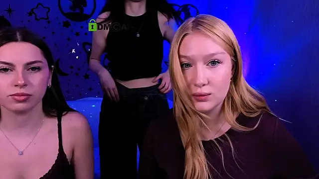 Snapshot of playful_sophie chatting on April 5, 2026, 7:20 pm playful sophie online show from April 5, 2026, 7:20 pm