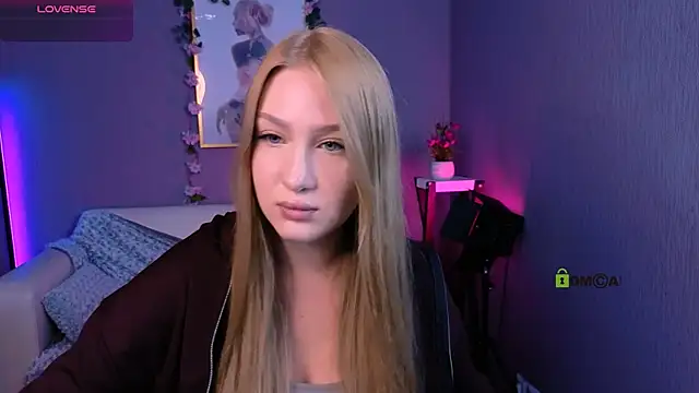 Snapshot of playful_sophie chatting on October 17, 2025, 7:26 pm playful sophie online show from October 17, 2025, 7:26 pm