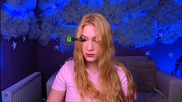 Snapshot of playful_sophie chatting on April 20, 2026, 7:26 pm playful sophie online show from April 20, 2026, 7:26 pm