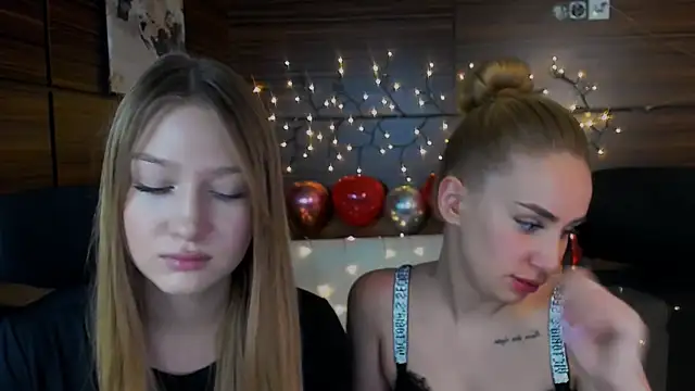 Snapshot of playful_sophie chatting on March 3, 2025, 9:59 pm playful sophie online show from March 3, 2025, 9:59 pm