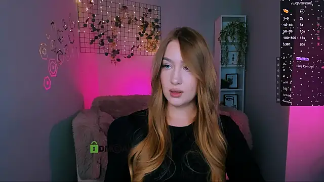 Snapshot of playful_sophie chatting on October 2, 2025, 7:28 pm playful sophie online show from October 2, 2025, 7:28 pm