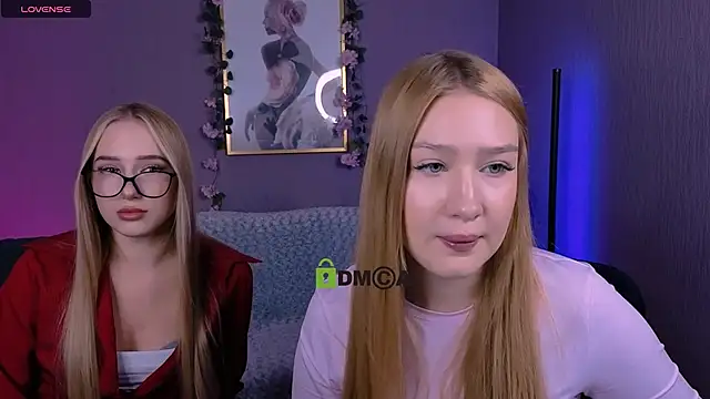 Snapshot of playful_sophie chatting on December 21, 2025, 8:42 pm playful sophie online show from December 21, 2025, 8:42 pm