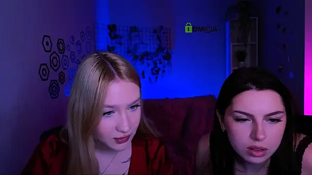 Snapshot of playful_sophie chatting on April 17, 2026, 8:00 pm playful sophie online show from April 17, 2026, 8:00 pm