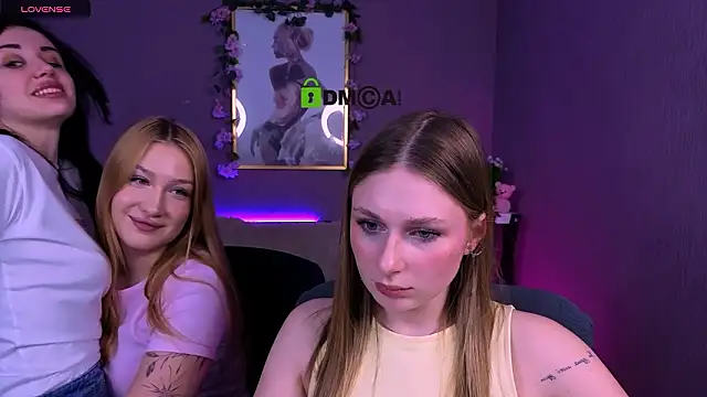 Snapshot of playful_sophie chatting on March 5, 2026, 8:38 pm playful sophie online show from March 5, 2026, 8:38 pm