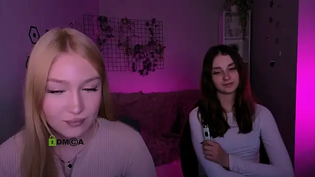 Snapshot of playful_sophie chatting on April 7, 2026, 7:48 pm playful sophie online show from April 7, 2026, 7:48 pm