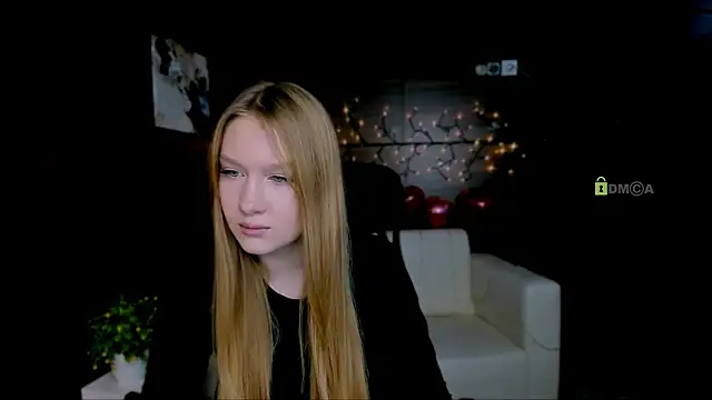 Snapshot of playful_sophie chatting on March 7, 2025, 10:35 am playful sophie online show from March 7, 2025, 10:35 am