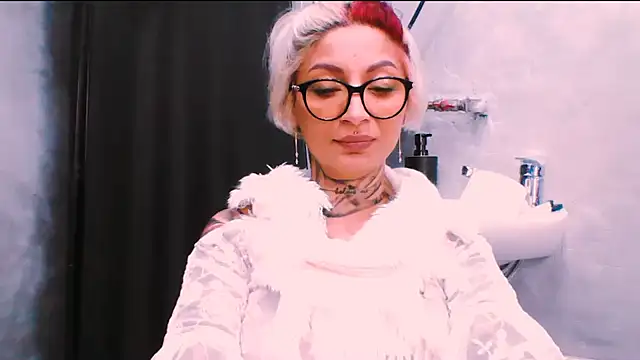 Snapshot of Lucky_Deniz chatting on November 22, 2025, 11:31 am Lucky Deniz online show from November 22, 2025, 11:31 am