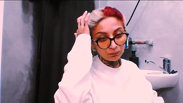 Snapshot of Lucky_Deniz chatting on November 23, 2025, 10:03 am Lucky Deniz online show from November 23, 2025, 10:03 am