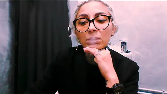 Snapshot of Lucky_Deniz chatting on November 20, 2025, 3:23 pm Lucky Deniz online show from November 20, 2025, 3:23 pm