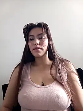 eriika deep  online show from September 18, 2025, 5:05 pm