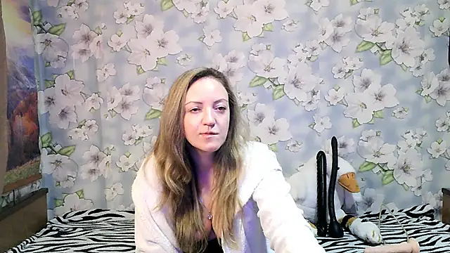 KattyLuuu online show from September 19, 2025, 8:57 pm