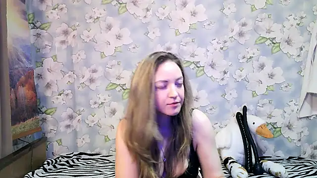 KattyLuuu online show from October 8, 2025, 9:04 pm