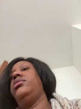 LavenderBuxton online show from April 8, 2026, 11:22 am