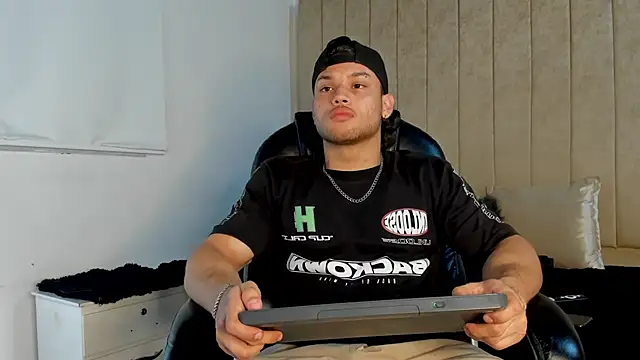 Snapshot of jeicob_gagnon chatting on October 7, 2025, 9:21 am jeicob gagnon online show from October 7, 2025, 9:21 am