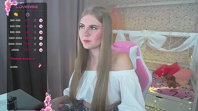 Snapshot of Miss_Esmiie chatting on December 28, 2024, 4:08 am Miss Esmiie online show from December 28, 2024, 4:08 am