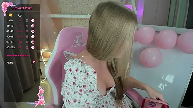 Snapshot of Miss_Esmiie chatting on February 9, 2025, 7:15 am Miss Esmiie online show from February 9, 2025, 7:15 am