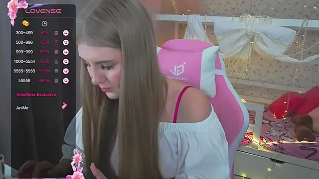 Snapshot of Miss_Esmiie chatting on December 28, 2024, 7:11 am Miss Esmiie online show from December 28, 2024, 7:11 am