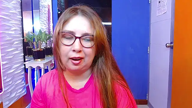 Snapshot of chloe_prg chatting on March 12, 2025, 6:43 pm chloe prg online show from March 12, 2025, 6:43 pm