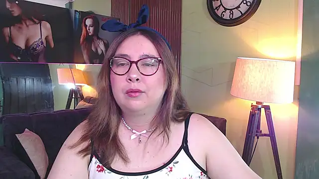 Snapshot of chloe_prg chatting on September 18, 2025, 5:54 am chloe prg online show from September 18, 2025, 5:54 am