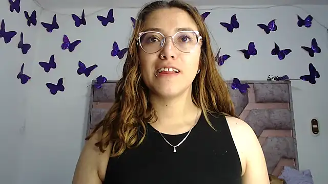 Snapshot of Anny_Fox- chatting on November 13, 2025, 3:32 am Anny Fox- online show from November 13, 2025, 3:32 am