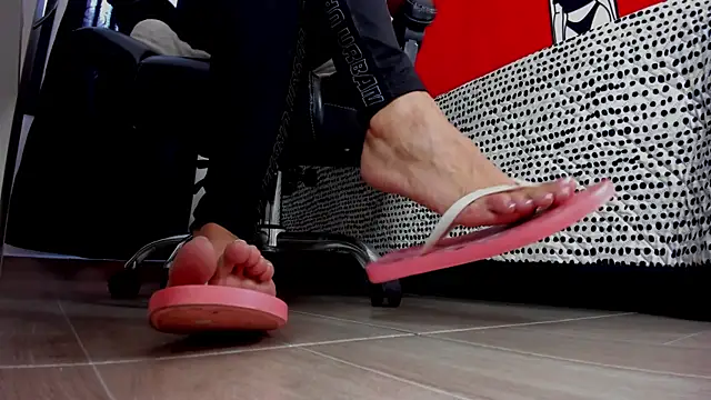 Keiny-Rave online show from October 30, 2025, 6:16 pm