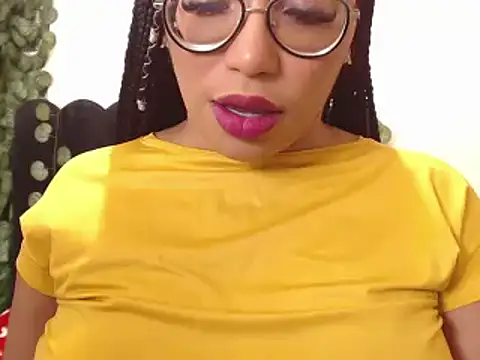 AmyBriiggs online show from November 4, 2025, 4:05 am