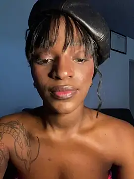 Snapshot of Zizi-campbel chatting on February 5, 2025, 10:11 pm Zizi-campbel online show from February 5, 2025, 10:11 pm