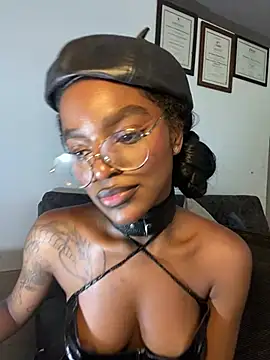 Snapshot of Zizi-campbel chatting on March 9, 2025, 4:11 pm Zizi-campbel online show from March 9, 2025, 4:11 pm