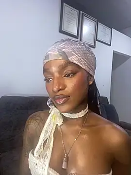 Snapshot of Zizi-campbel chatting on March 8, 2025, 10:00 am Zizi-campbel online show from March 8, 2025, 10:00 am