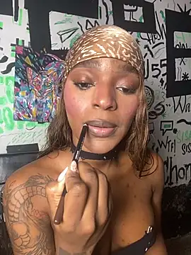 Snapshot of Zizi-campbel chatting on December 2, 2025, 9:00 am Zizi-campbel online show from December 2, 2025, 9:00 am