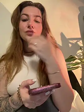 MayaMystic online show from November 21, 2025, 1:10 pm