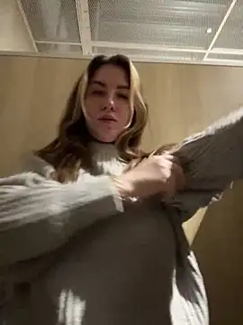 MayaMystic online show from February 21, 2025, 9:13 am